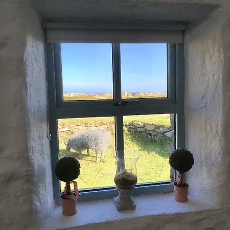 בית נופש The Old Cottage, Achill Doogort